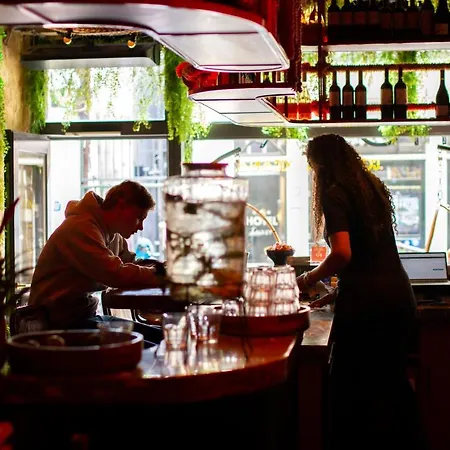 Auberge de jeunesse This HoTel *