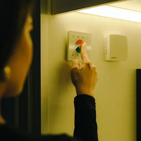 This HoTel 호스텔 *