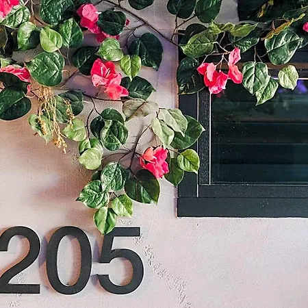 This HoTel *