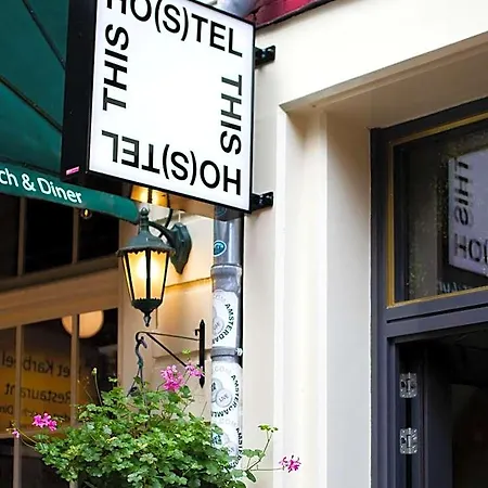 Hostel This HoTel