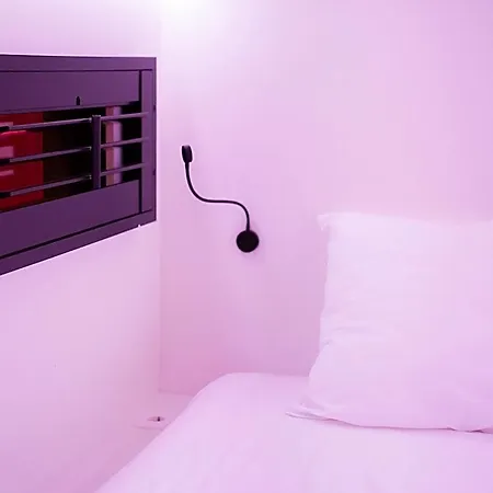 This HoTel *