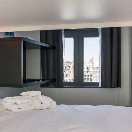 This HoTel Hostel