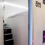 This HoTel بيت شباب