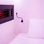 This HoTel بيت شباب